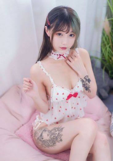 美女不穿衣服视频网站_BD超清在线观看